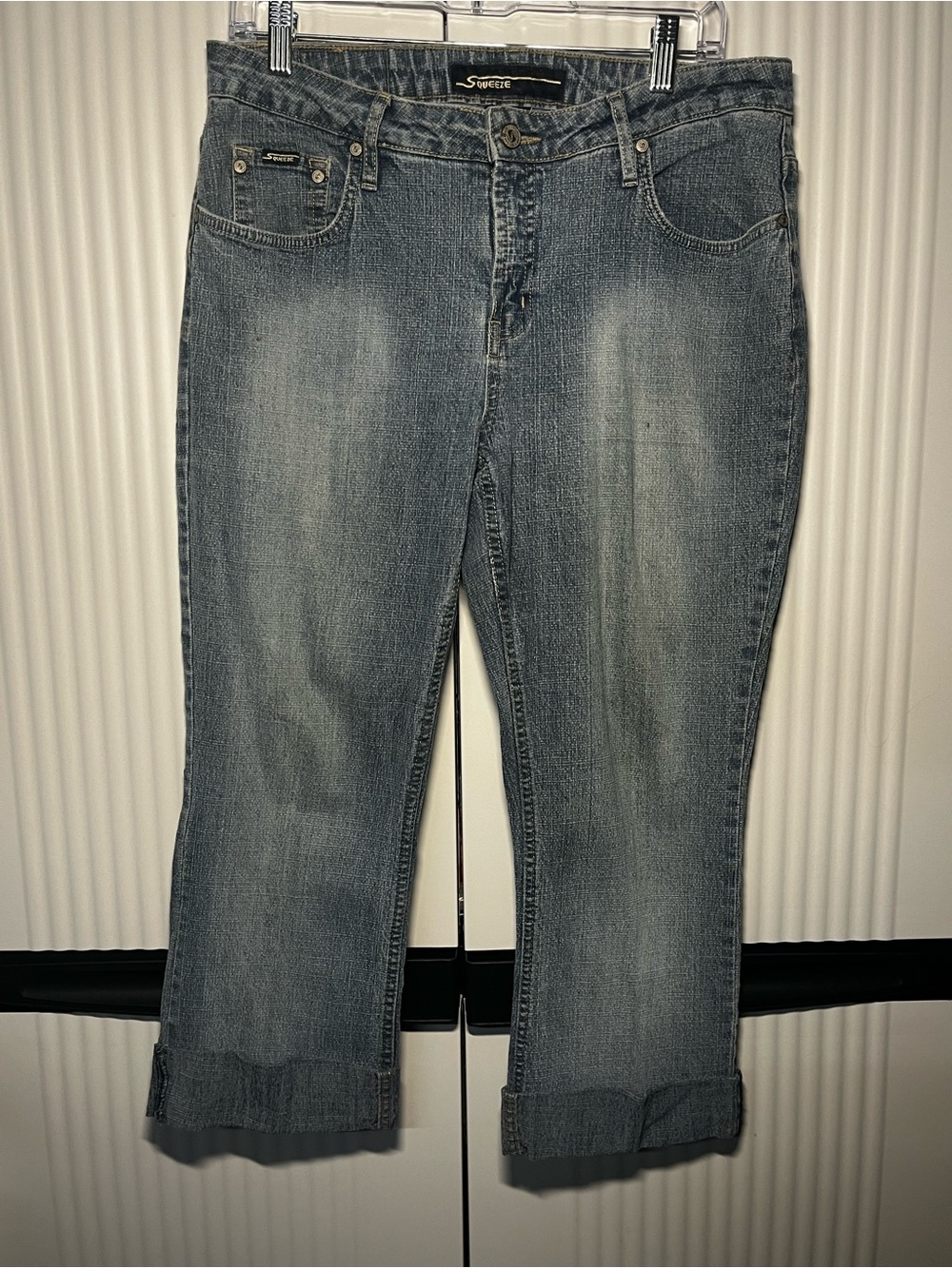 Squeeze Faded Blue Ankle Crop Jeans